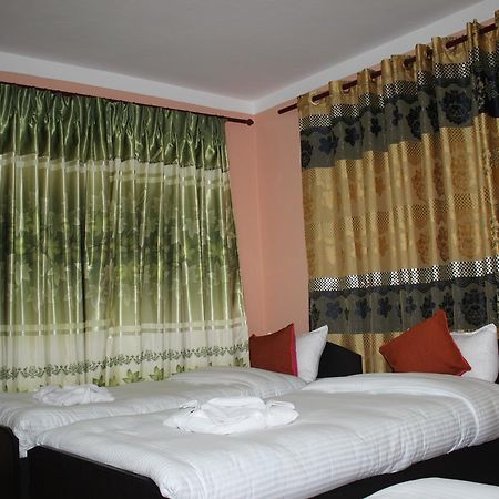 Travellers Dorm Bed & Breakfast Катманду Екстер'єр фото