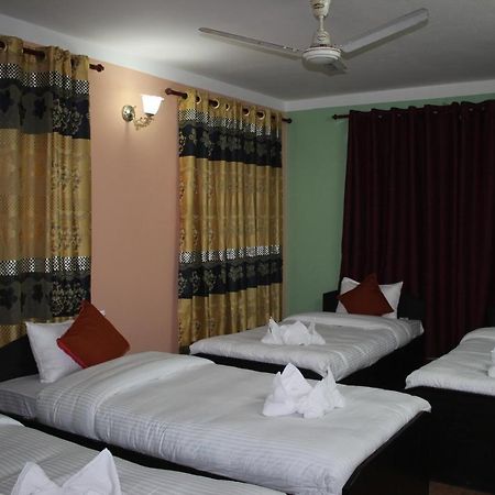 Travellers Dorm Bed & Breakfast Катманду Екстер'єр фото