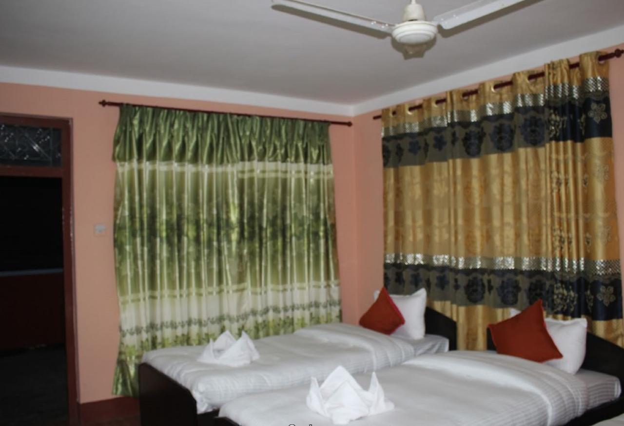 Travellers Dorm Bed & Breakfast Катманду Екстер'єр фото