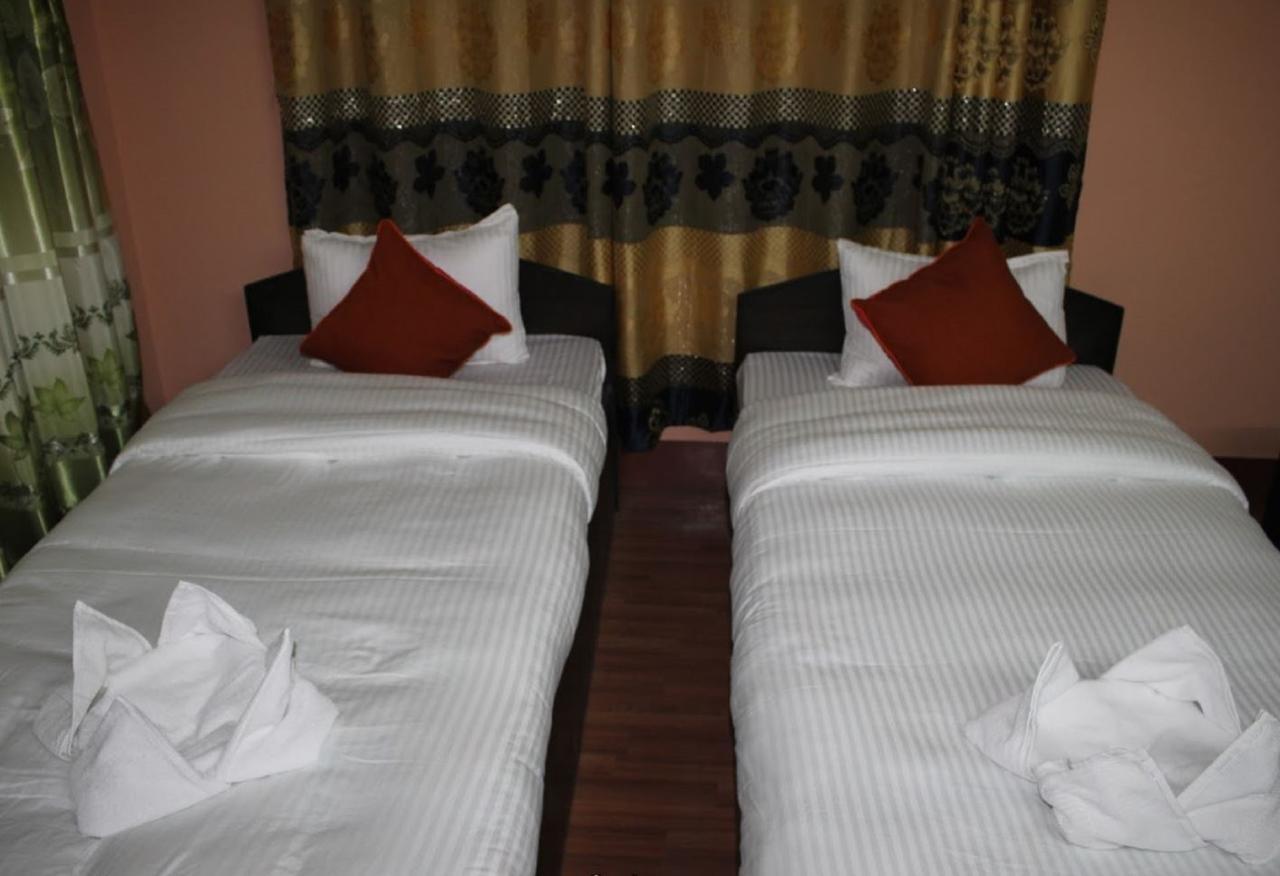 Travellers Dorm Bed & Breakfast Катманду Екстер'єр фото