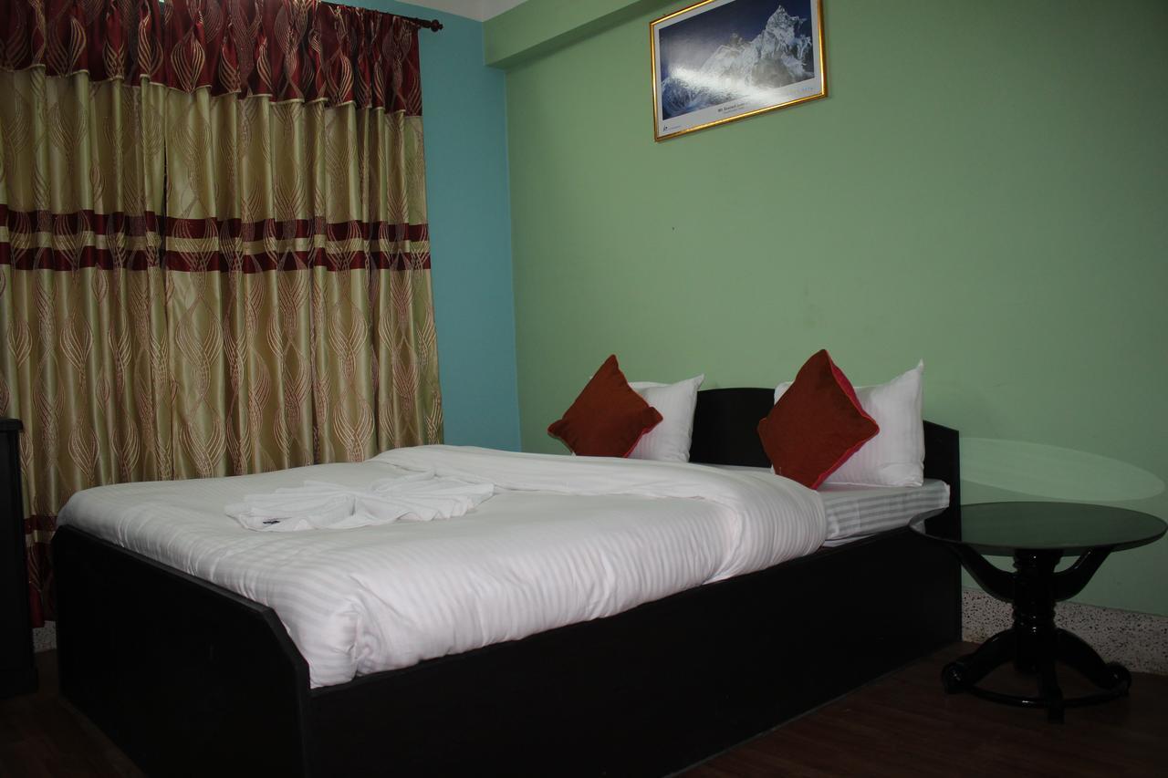 Travellers Dorm Bed & Breakfast Катманду Екстер'єр фото