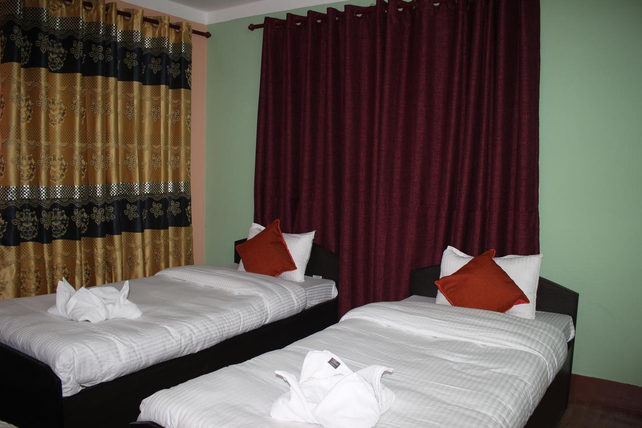 Travellers Dorm Bed & Breakfast Катманду Екстер'єр фото