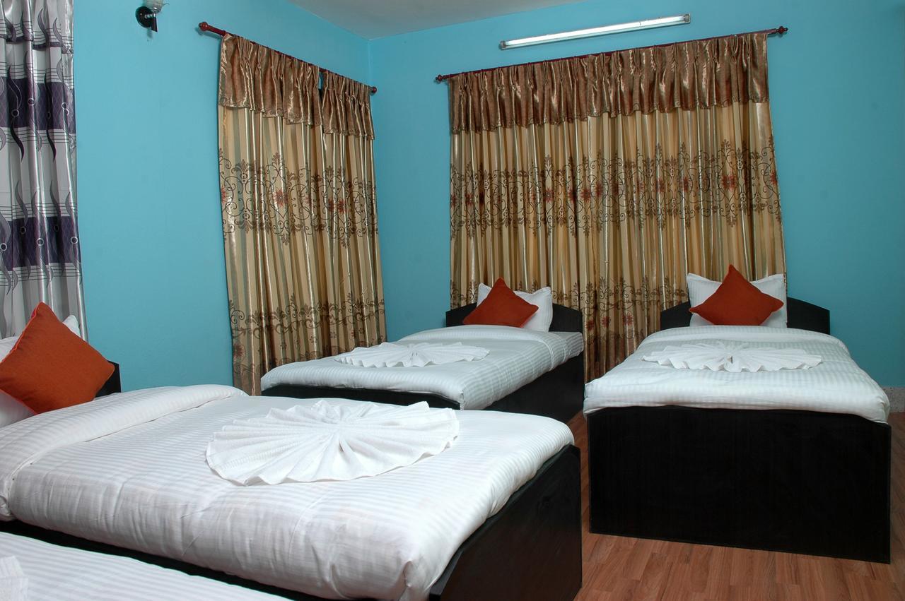 Travellers Dorm Bed & Breakfast Катманду Екстер'єр фото