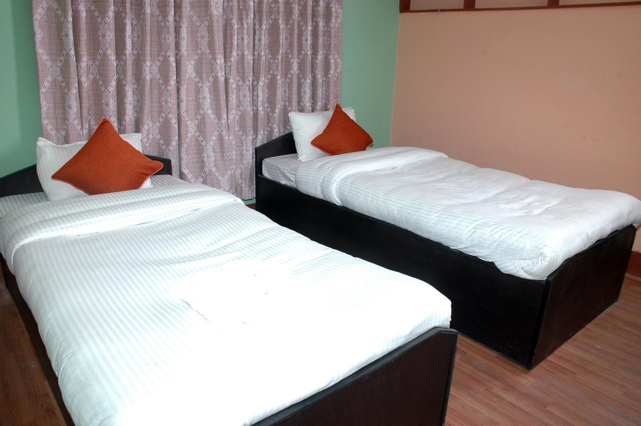Travellers Dorm Bed & Breakfast Катманду Екстер'єр фото
