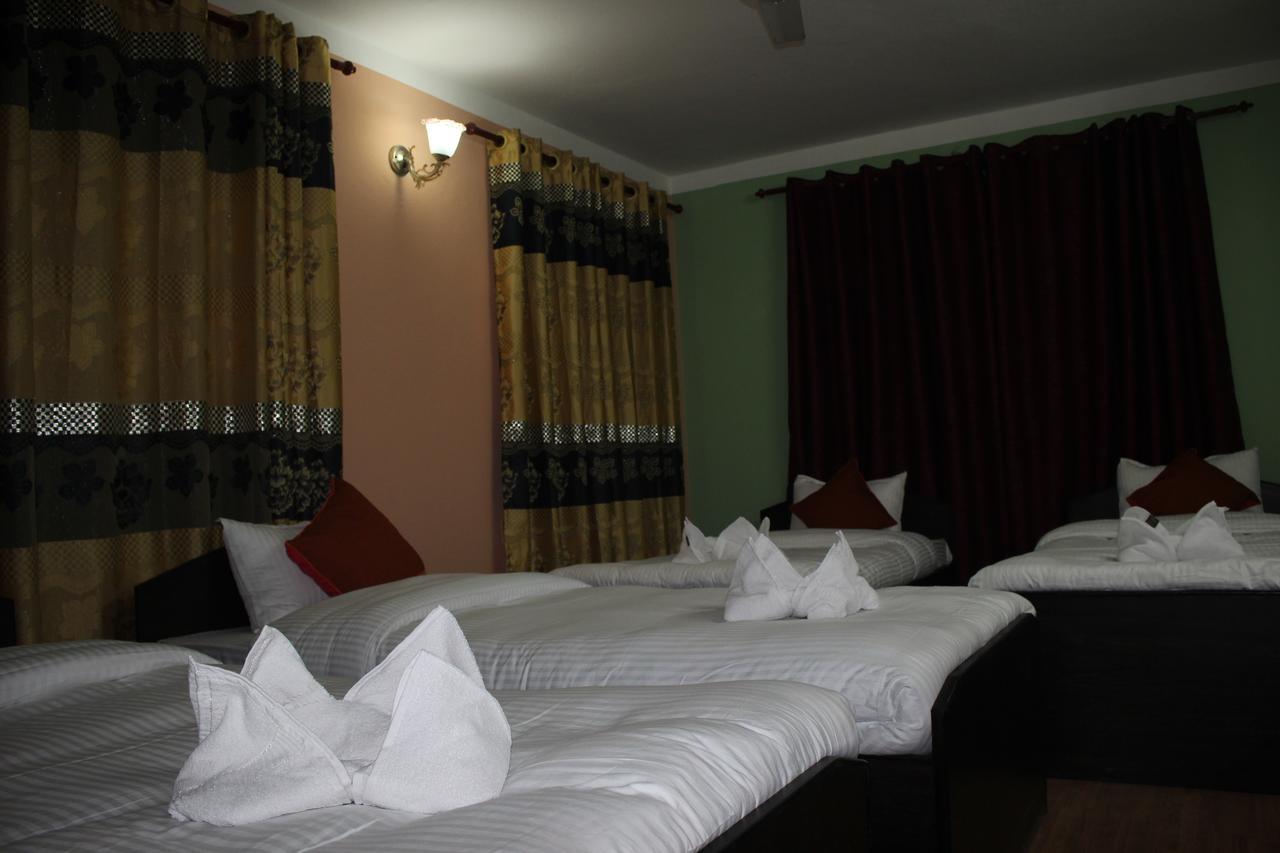 Travellers Dorm Bed & Breakfast Катманду Екстер'єр фото
