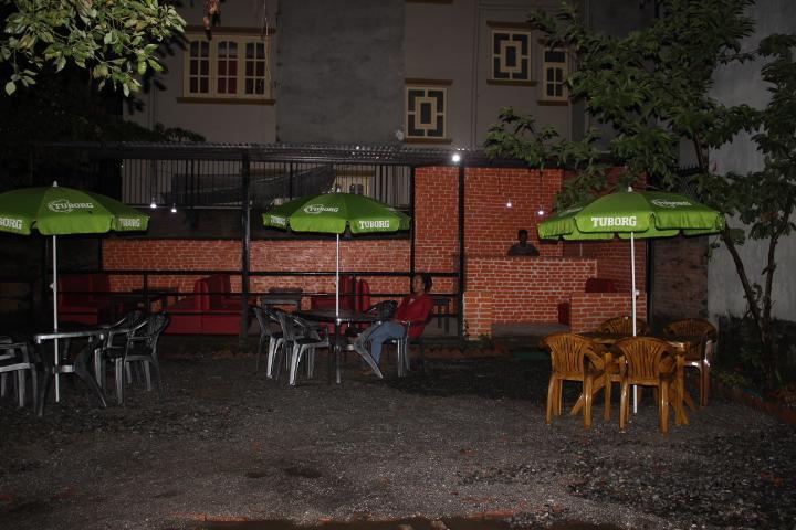 Travellers Dorm Bed & Breakfast Катманду Екстер'єр фото